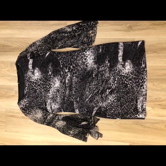 *HOST PICK* Elie Tahari Esmarella Bell Sleeves Dress - Picture 1 of 6